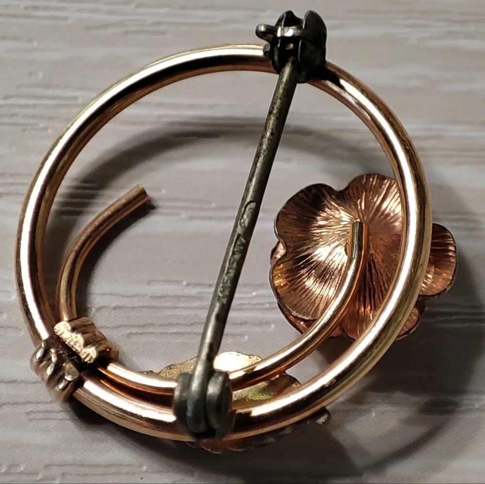Black Hills Gold? Krementz? Rose Flower Vintage Small Round Pin Brooch